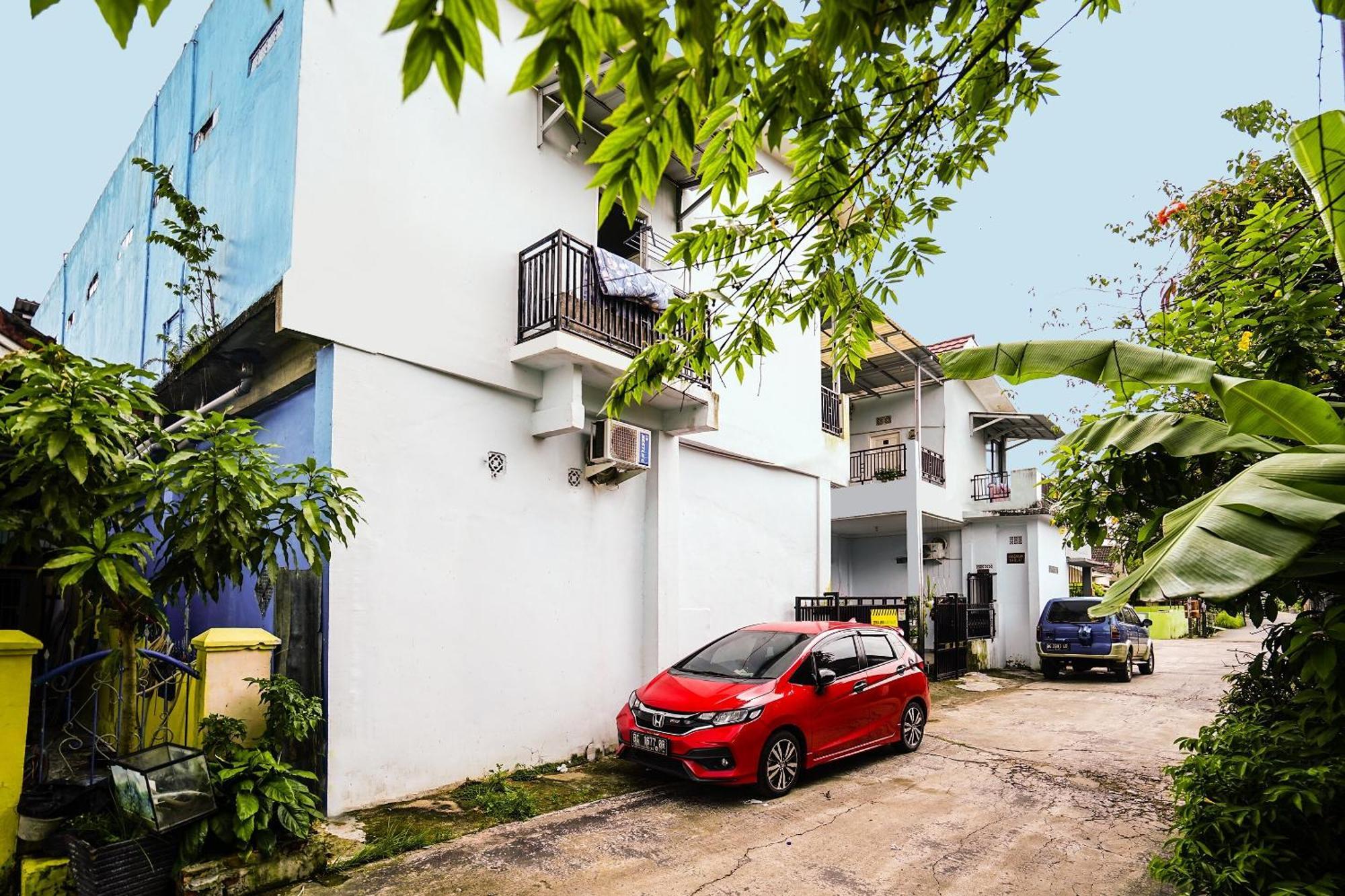 Oyo Life 92046 Garuda Residence Palembang Exterior foto